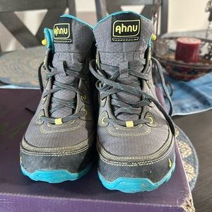 Size 6.5 hiking boots Ahnu